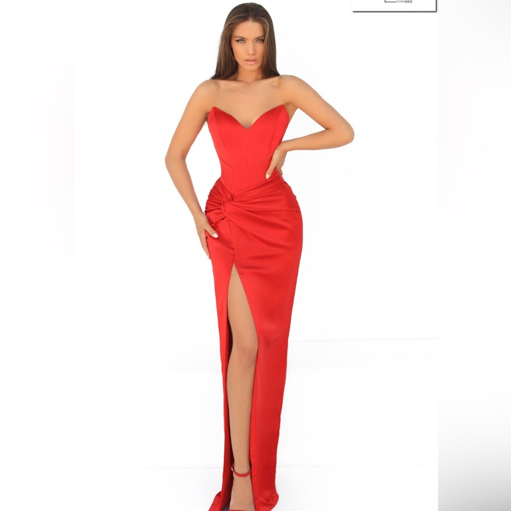 Sold Out Tarik Ediz Red Evening Gown – Brand new, never worn